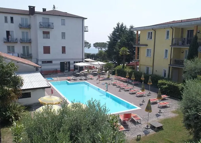 Отель Mirabello 3*