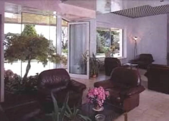 Mirabello 3*