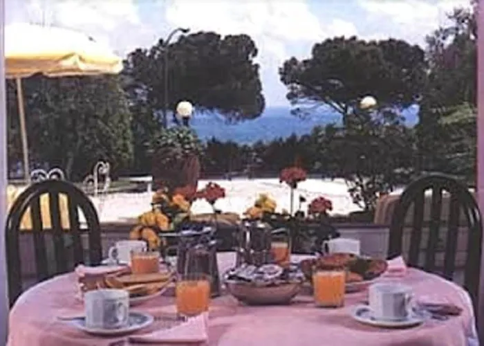 Mirabello 3* Σιρμιόνε